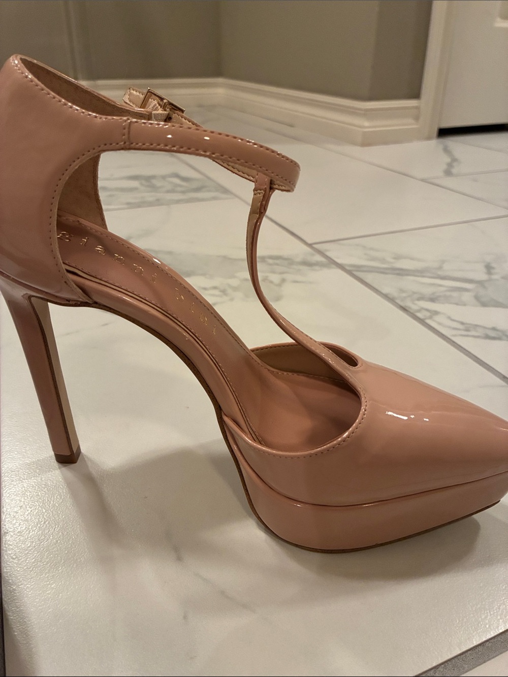 Gianni Bini T-Strap Pumps in Nude Patent size 7.5 - Picture 2 of 8